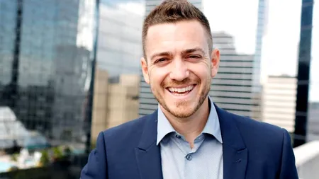 „Lucrez doar 5 ore pe săptămână!” Câți BANI câștigă lunar acest bărbat de 39 de ani