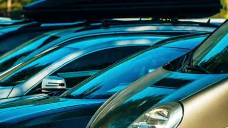 Ce TAXĂ vor plăti constănțenii care sunt proprietari de mașini, dar nu au loc de parcare. Și în București s-a introdus o astfel de taxă