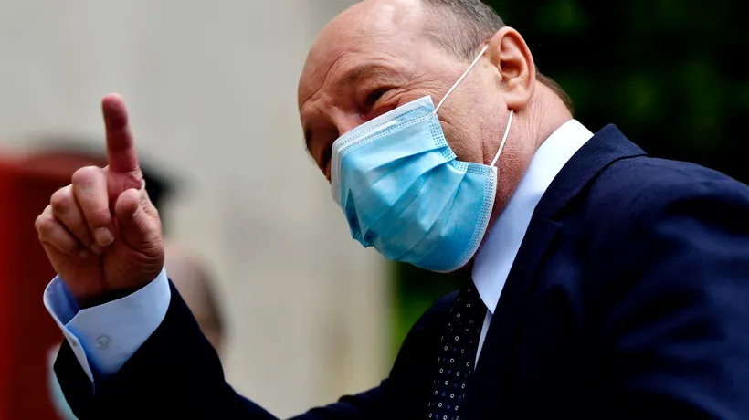 8 ȘTIRI DE LA ORA 8. Traian Băsescu, despre protestele anti-mască: „Sunt manifestații ale oamenilor nu pentru că ei nu înțeleg, ci pentru că au fost obișnuiți cu libertatea”