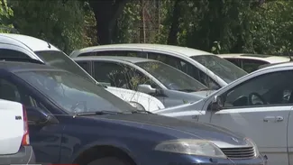 Autoritățile din București le-au pus gând rău mașinilor ABANDONATE. Ce riscă șoferii care nu eliberează locurile de parcare ocupate abuziv