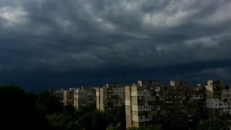 FURTUNI. Noi alerte COD ROȘU în România. Care sunt zonele unde vine urgia