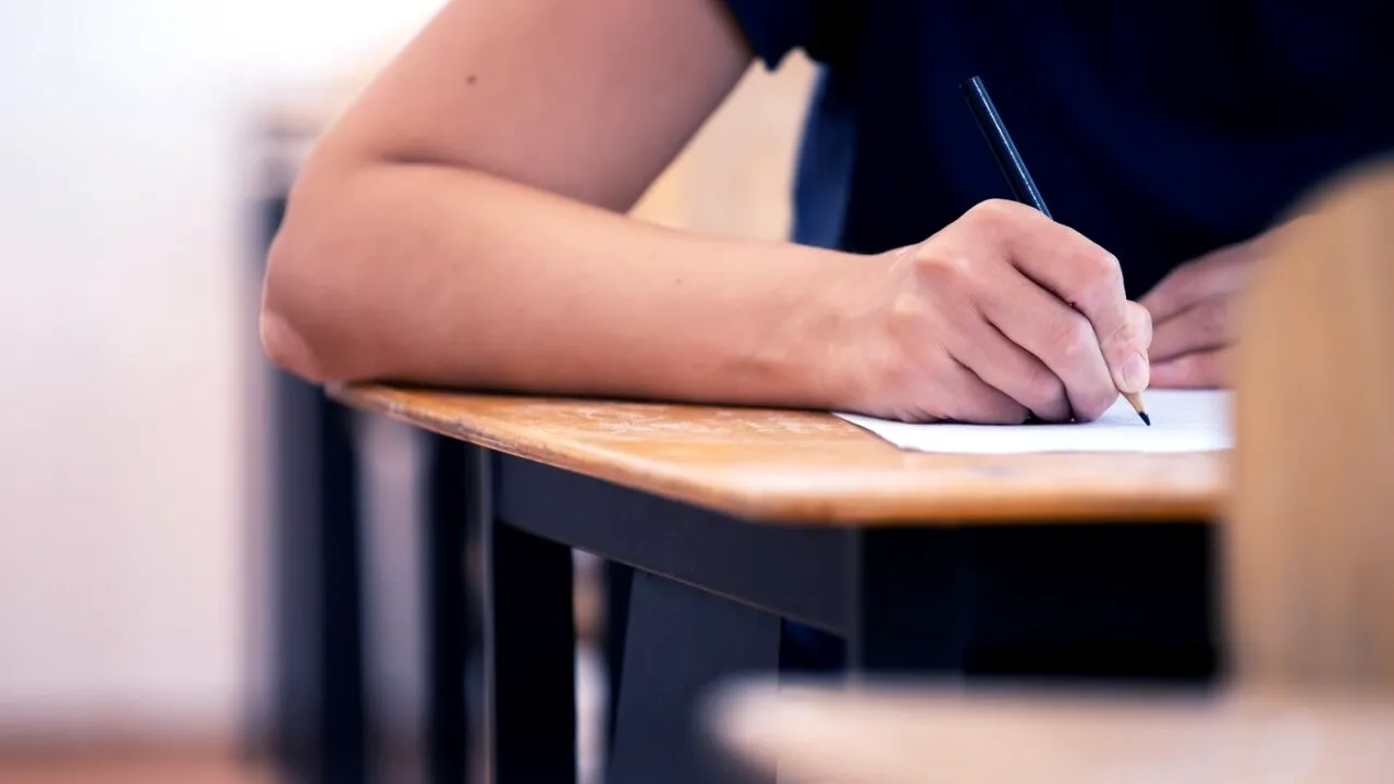 BACALAUREAT 2025, sesiunea de toamnă. Candidații dau proba la alegere a profilului. Când se afișează rezultatele? Calendarul complet