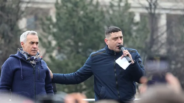 George Simion anunță proteste după ce Curtea de Apel a decis prelungirea arestului preventiv pentru Călin Georgescu: „În următoarele zile, noi vom fi în stradă”