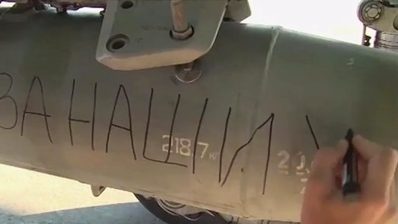 Militarii ruși, solidari cu Franța: ce au scris pe bombele pe care urmau să le lanseze în Siria