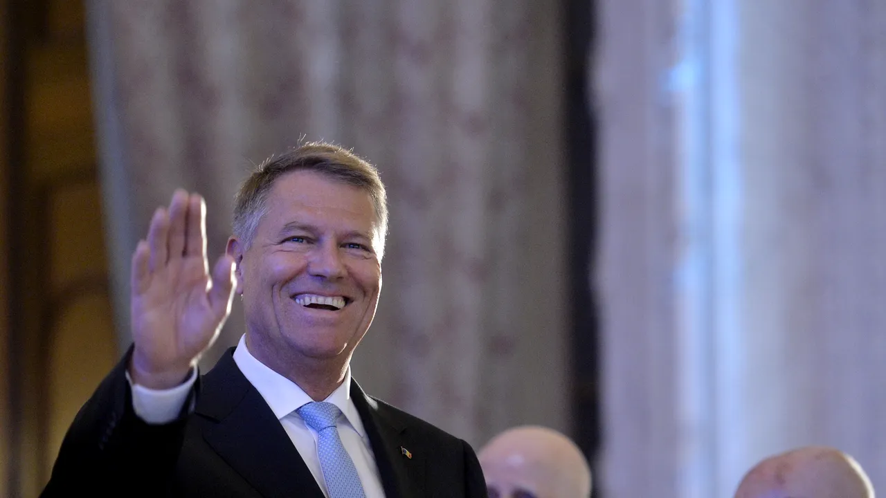 Ce poate face Klaus Iohannis cu o țară de împrumut