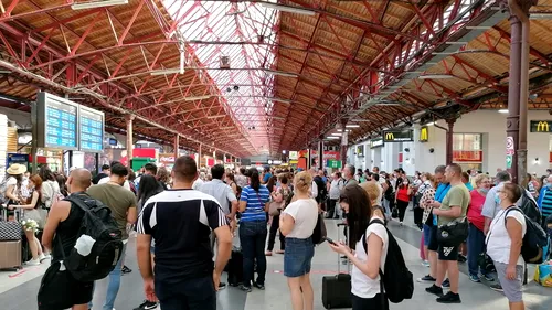 Este haos în Gara de Nord: „Simt că leșin. Mereu adaugă întârziere, nu a venit și nu a plecat niciun tren” UPDATE