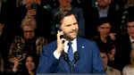 Donald Trump li s-a adresat maghiarilor prin telefon. JD Vance l-a sunat pe președintele american în timpul discursului. Ce mesaj a transmis