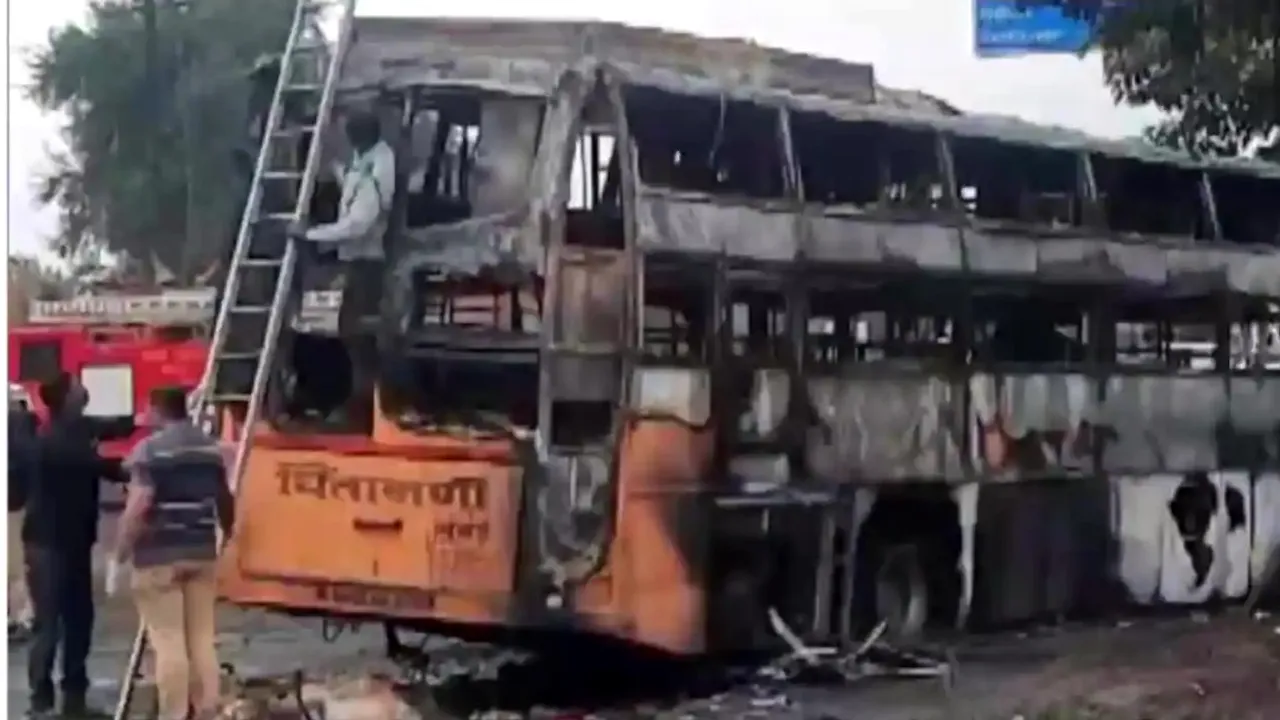 Accident teribil în India: un autobuz a luat foc, 12 persoane au ars de vii! | VIDEO
