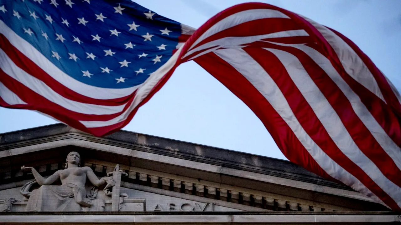 Cetățean chinez acuzat de SUA de SPIONAJ asupra vaccinului anticoronavirus, arestat în Italia /FBI solicită extrădarea