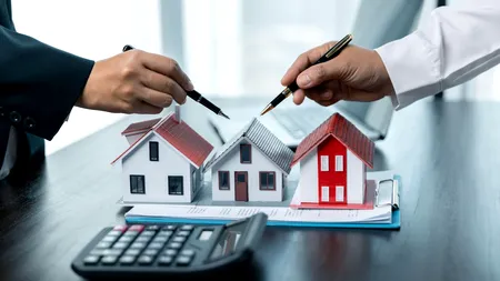 Financial Times: Pierderile suferite de BĂNCI din SUA, Europa și Asia generează temeri privind piața imobiliară