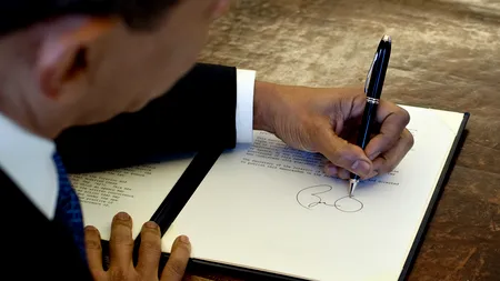 Explicația care confirmă mitul conform căruia stângacii sunt mai inteligenți