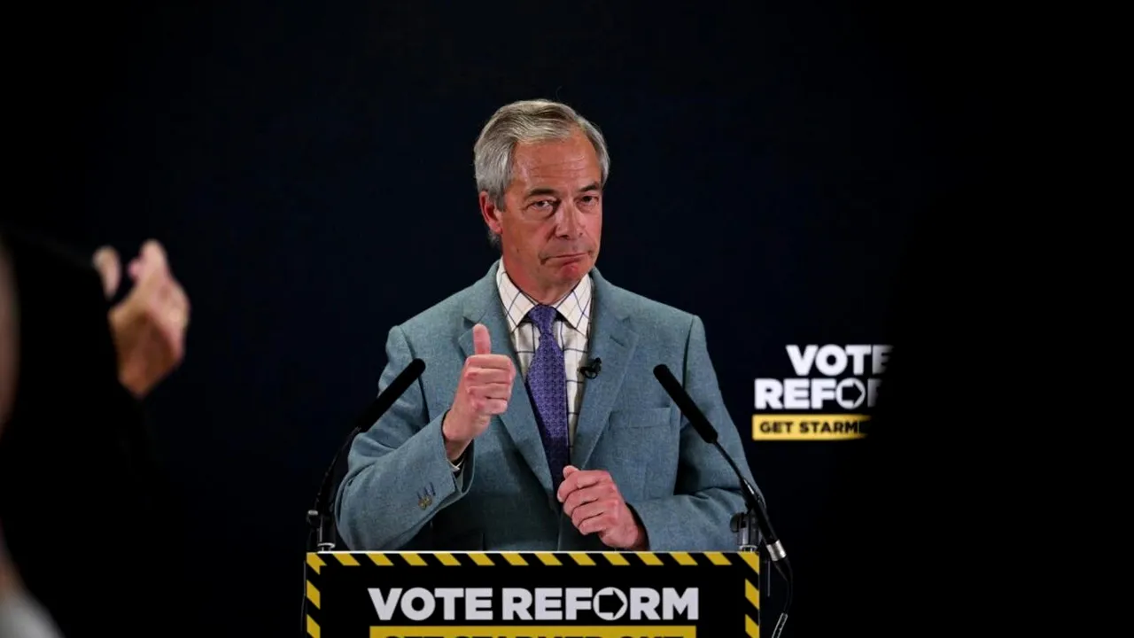 Alegeri parlamentare parţiale în Anglia. Liderul Reform UK, Nigel Farage, câștigă lupta în care principalul său adversar a fost un bărbat cu un coș de gunoi pe cap