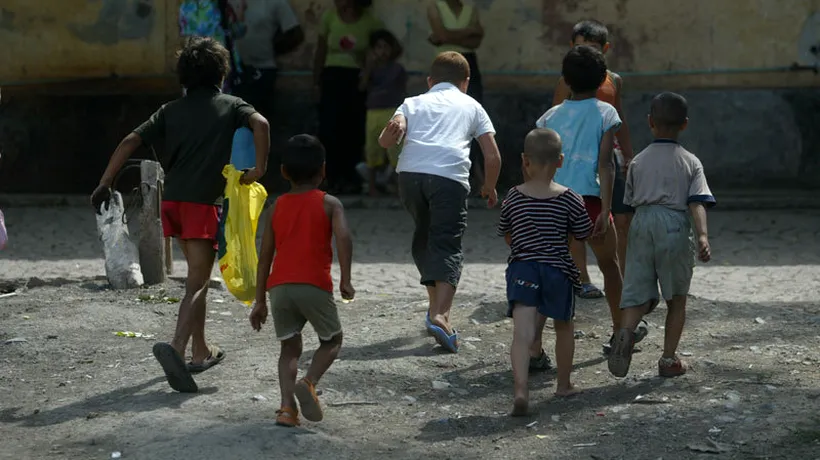 Francois Hollande trimite doi miniștri francezi în România pentru a aborda problema romilor la sursă