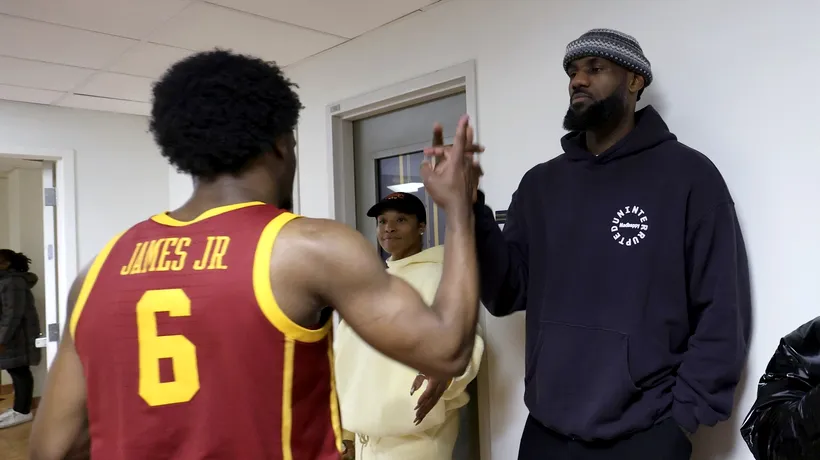 Premieră în NBA: tatăl și fiul vor juca în aceeași echipă. LeBron James îl aduce pe Bronny la Lakers