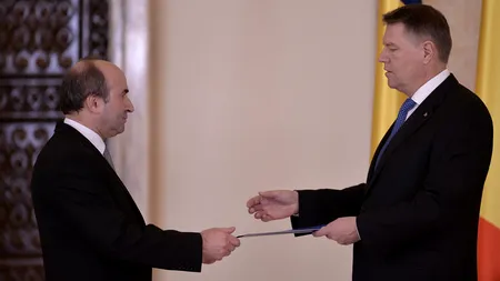FURTUNĂ POLITICĂ după AVIZUL Comisiei de la Veneția. Iohannis cere DEMISIA lui Toader. Ministrul Justiției: modificările au survenit în Parlament