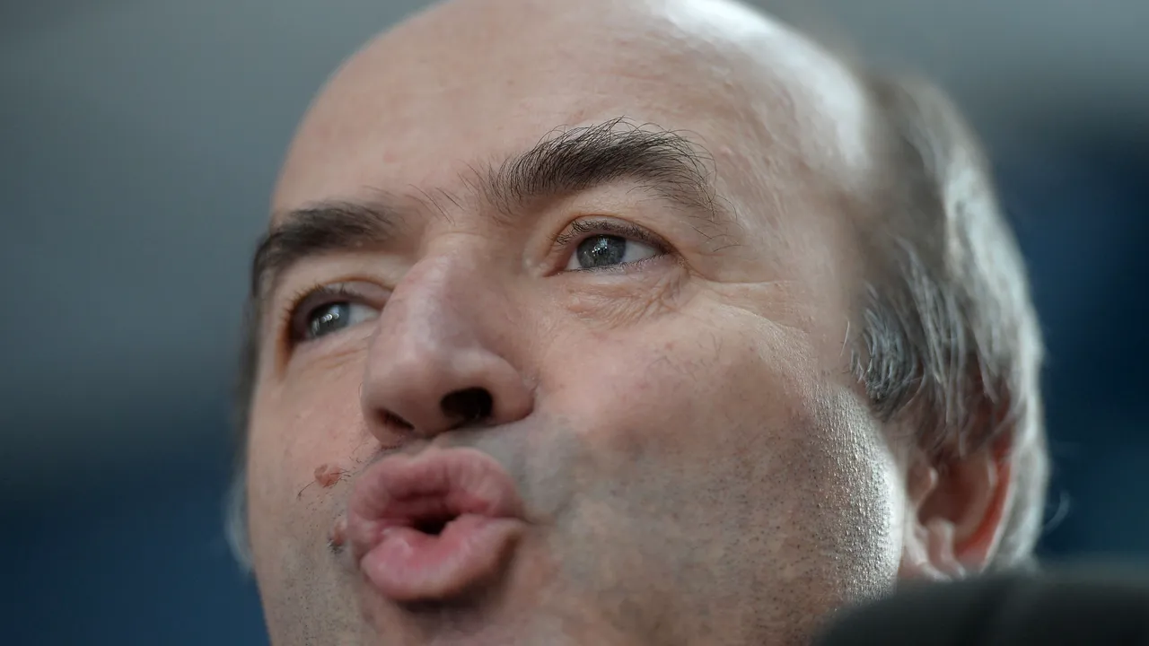 ANP: Tudorel Toader AMENINȚĂ că ne va face publice drepturile SALARIALE. Nici n-ar trebui să fie SECRETE. El le-a secretizat
