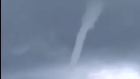VIDEO | Fenomene meteo extreme în România. Localnicii din Babadag au filmat două „tornade”
