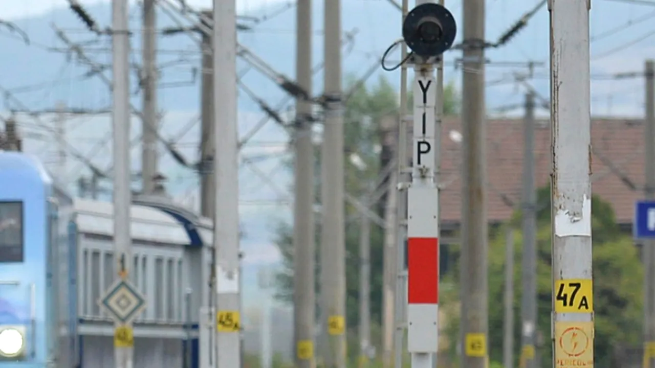 Un tânăr de 18 ani a murit după ce a fost lovit de un tren în Gara Arad