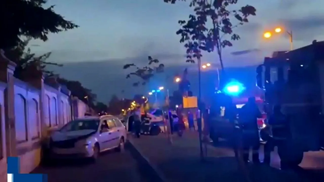 Băut, drogat şi fără permis a intrat cu maşina în gardul Palatului Parlamentului. Ce s-a întâmplat cu șoferul de 27 de ani