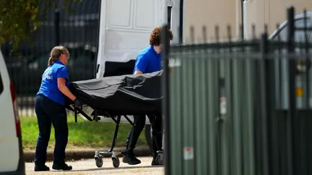 Două persoane au fost ucise și una rănită, într-un atac asupra unei clădiri din Dallas a Agenției pentru Imigrație a SUA. Atacatorul s-a SINUCIS