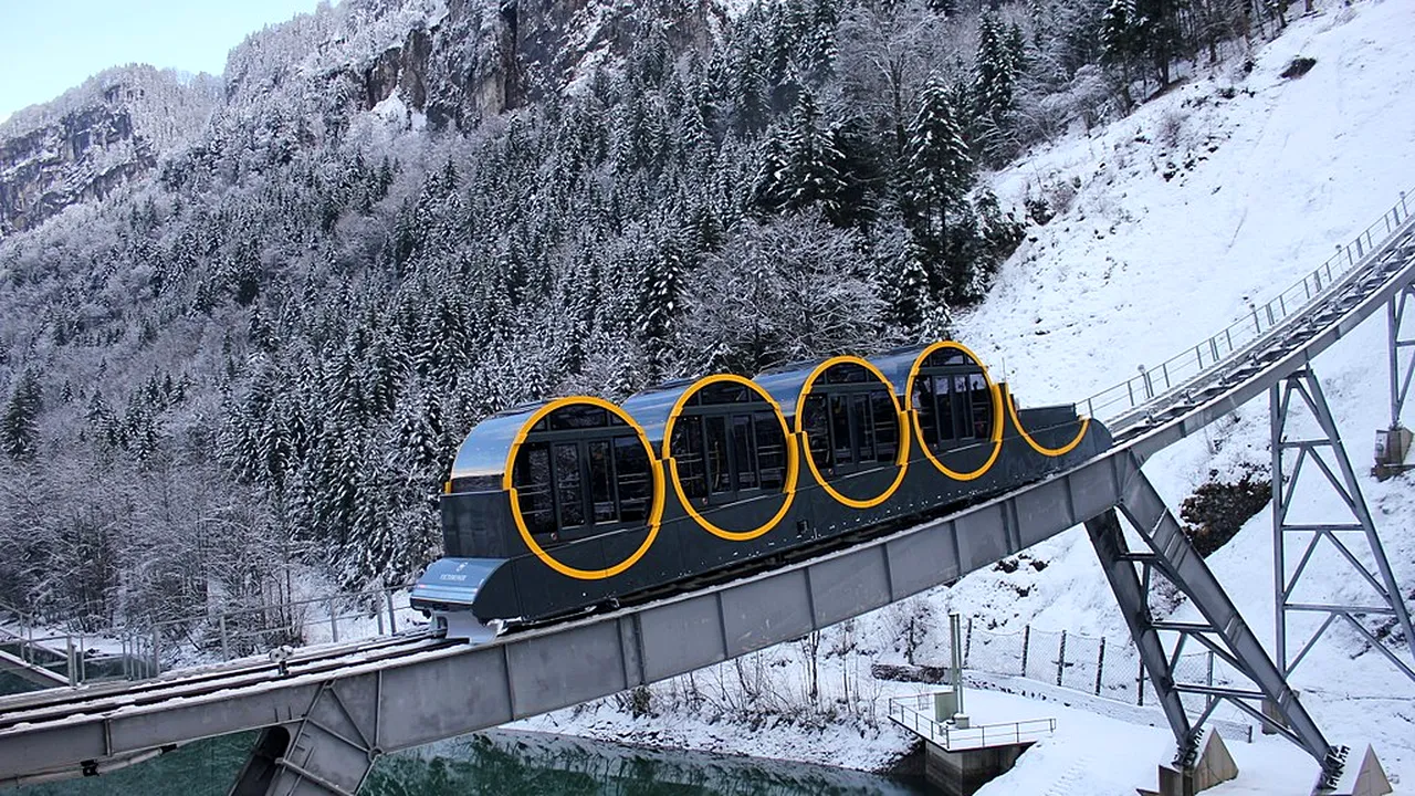 Cum arată cea mai abruptă cale ferată din lume