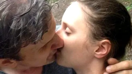 Relație scandaloasă între un actor și o adolescentă: „Contează doar ce îți spune inima