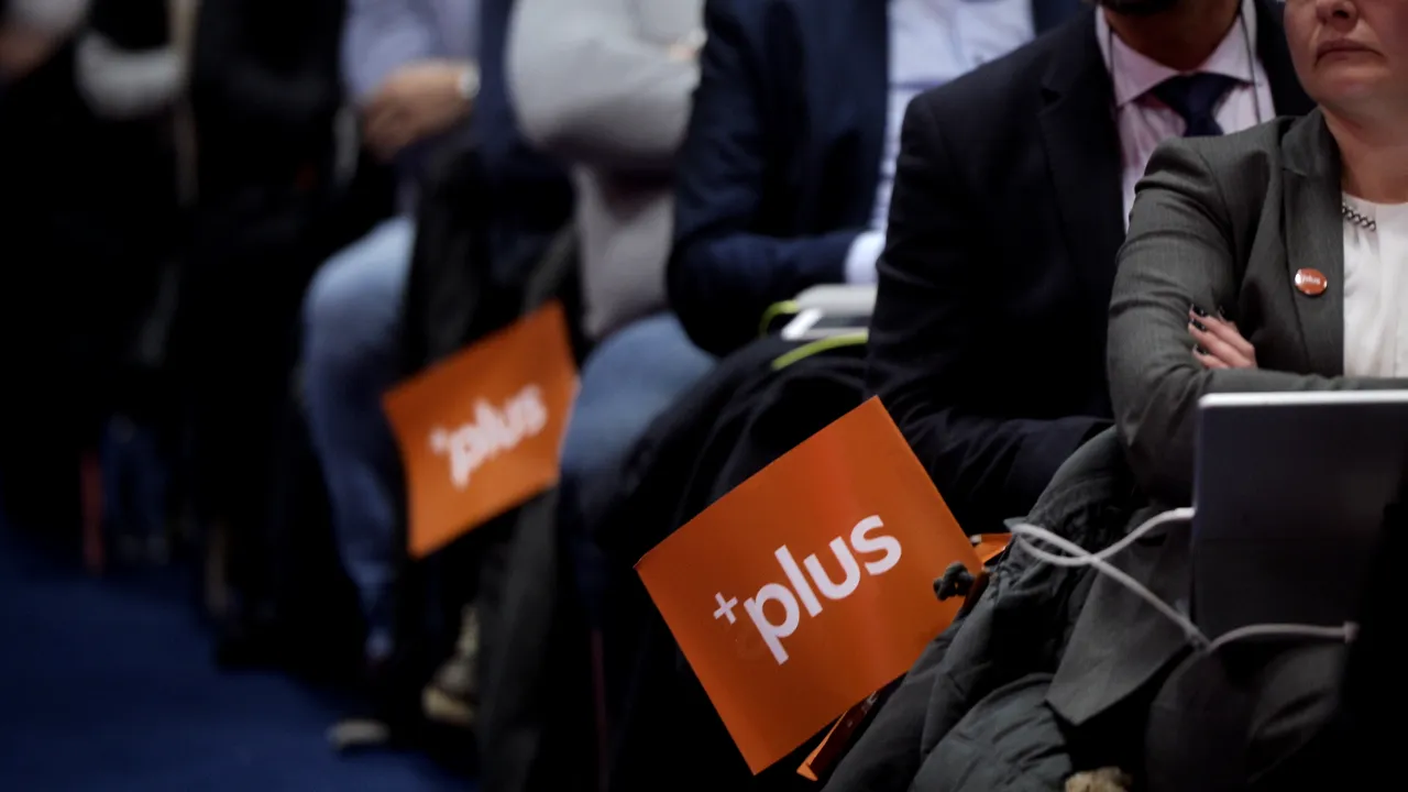 Președintele Cioloș PLUS pensionara abuzată