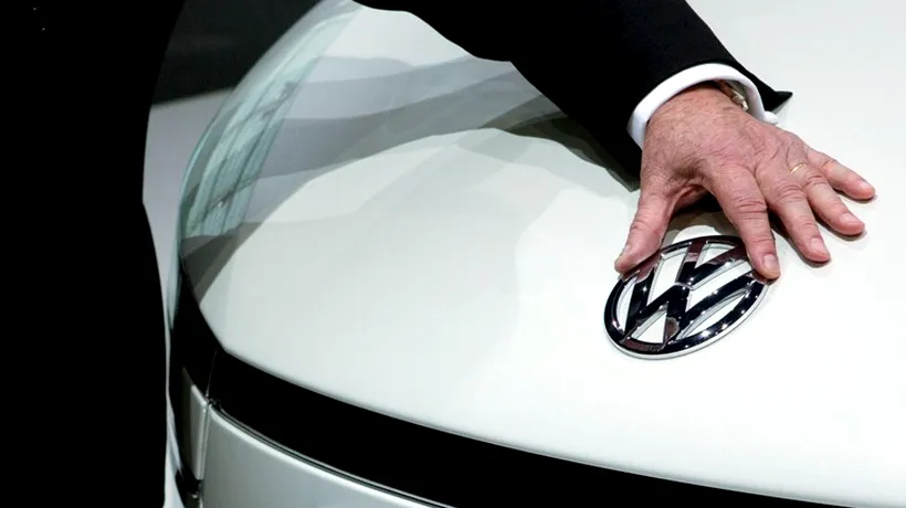 Declin abrupt al acțiunilor Volkswagen după scandalul privind poluarea din SUA. Capitalizarea grupului a scăzut cu 15,4 miliarde de euro