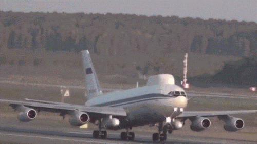 Avionul nuclear al lui Vladimir Putin a fost observat lângă Moscova