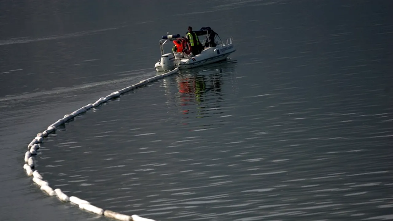Dunărea, poluată cu petrol la kilometrul 918