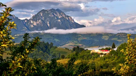 Unde se pot relaxa, cu bani puțini, PENSIONARII din România/Peisajele de aici sunt de vis
