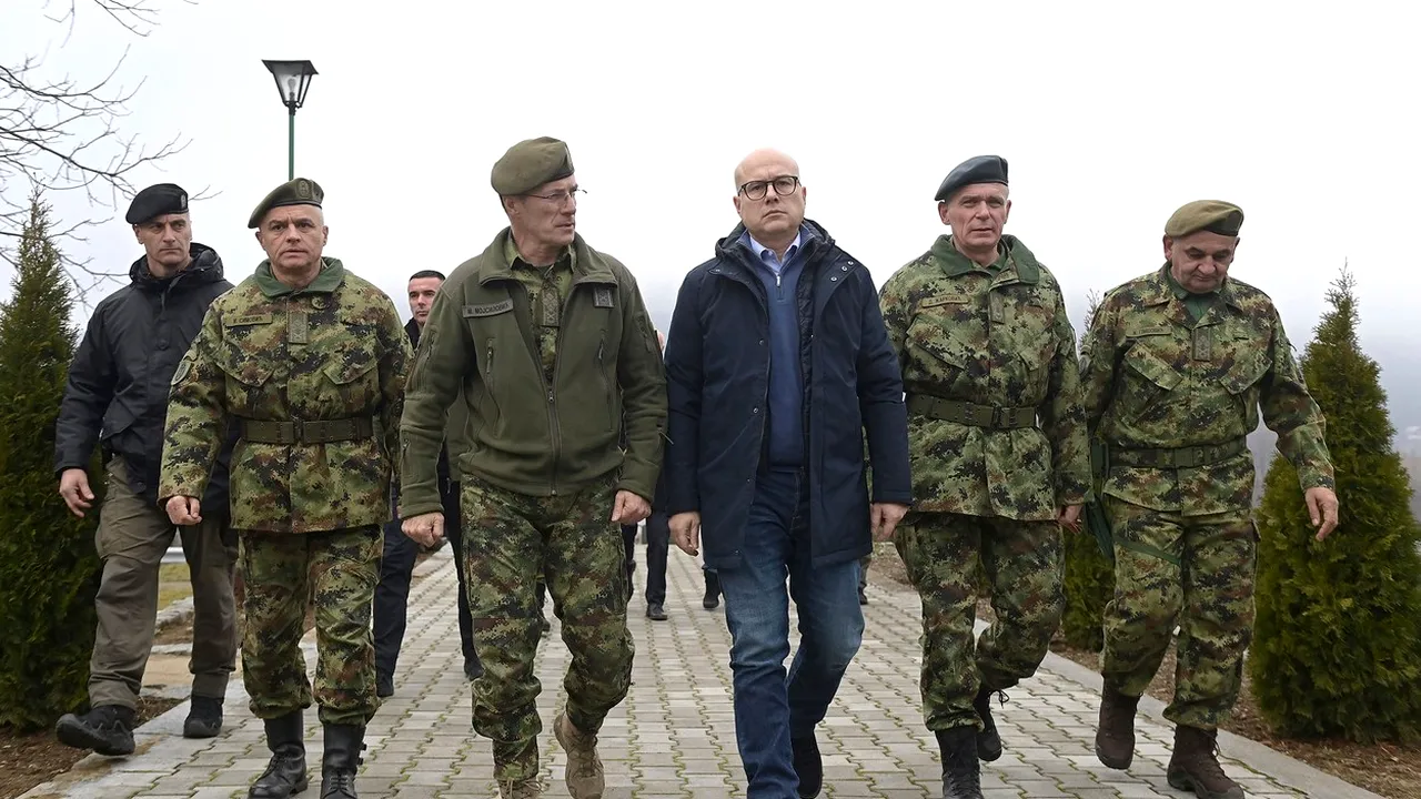 Serbia și Kosovo, la un pas de război: ”Armata sârbă, în alertă maximă de luptă”