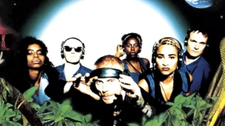 Trupa britanică Stereo MC's concertează într-un club din București