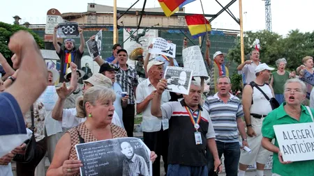 60 de protestatari anti-Băsescu din Piața Universității, DOSARE PENALE pentru blocarea drumului public sau distrugere