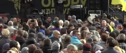 Mii de persoane au protestat la Kiev față de planul privind autonomia estului Ucrainei