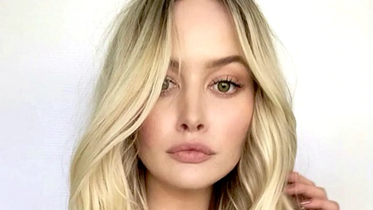 Un fost model Playboy se plânge că are sânii prea mari. Cum arată tânăra - FOTO