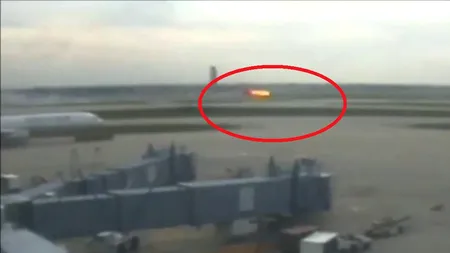 Momente de groază surprinse de camerele unui aeroport din SUA. Motorul unui avion explodează și ia foc înainte de decolare. VIDEO
