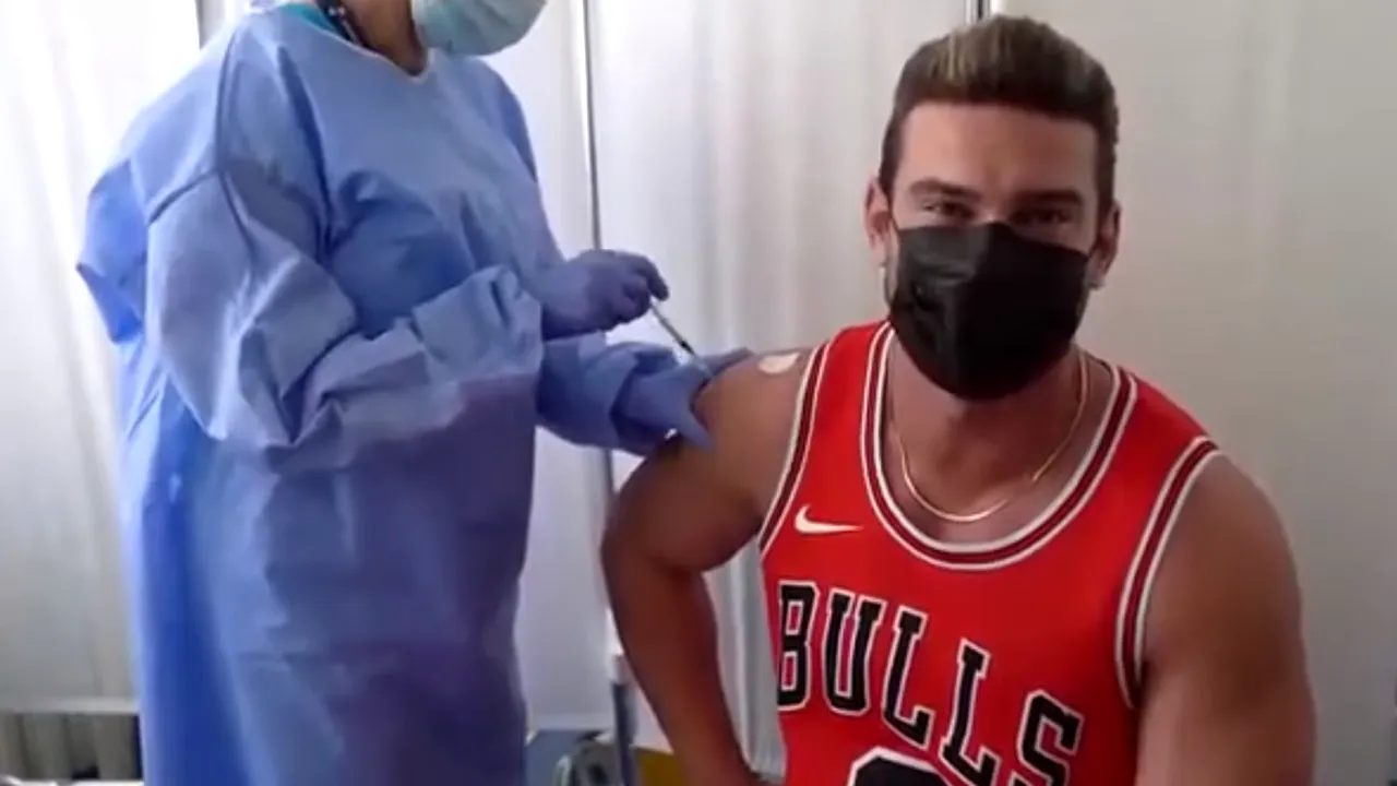 RO Vaccinare a redistribuit videoclipul în care Dorian Popa se vaccinează: „Cred cu tărie că acest vaccin ne va duce către normalitate” - VIDEO