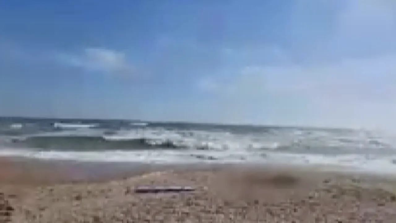 VIDEO | Alertă pe litoral! Trupul neînsuflețit al unei tinere, descoperit pe o plaja din Mamaia
