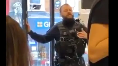 O femeie a cerut poliției să aștepte să-și termine cafeaua în timpul atacului terorist din Londra