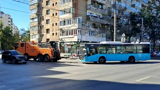 Autobuzele Otokar de 100 de milioane de euro încep să dispară de pe străzile Bucureștiului. Nici n-au ieșit bine din garanție, că aproape jumătate dintre ele sunt trase pe dreapta, în garajele STB