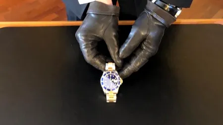 NAIVITATE. Un pensionar italian i-a împrumutat un ceas de 8.000 de euro unei dansatoare românce / Ce a urmat