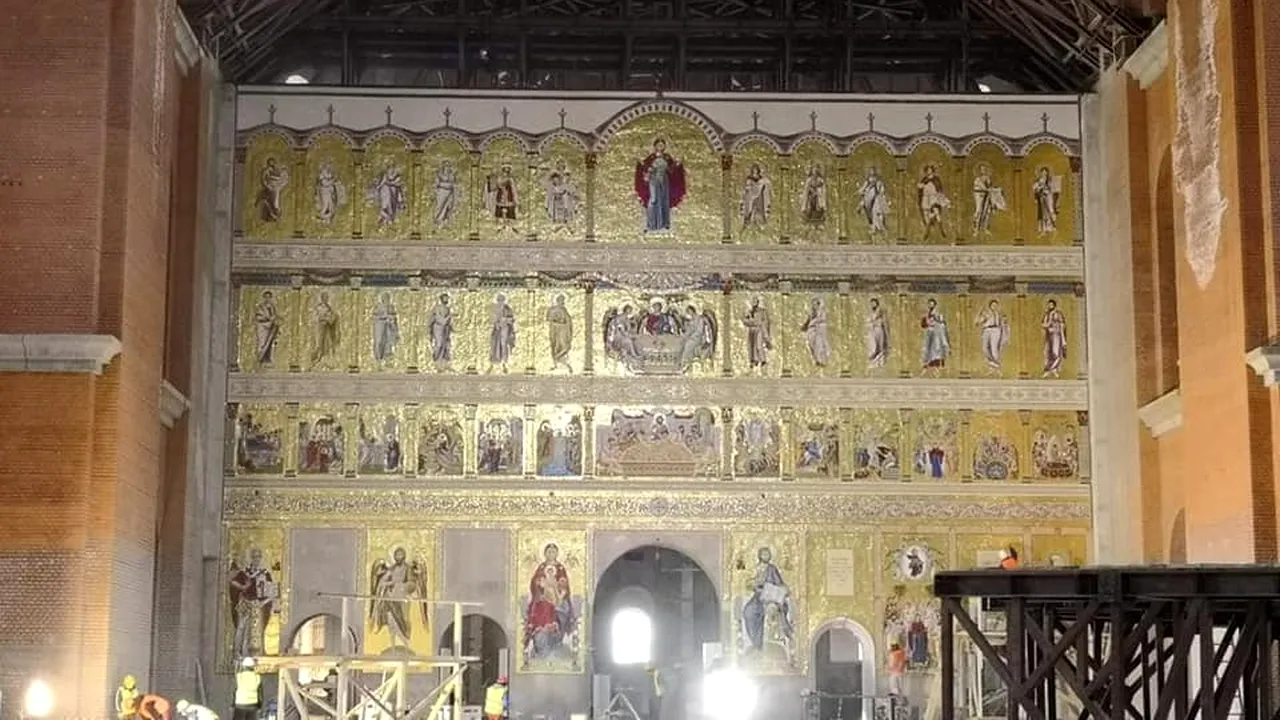 NOI FOTOGRAFII din interiorul și exteriorul Catedralei Mântuirii Neamului. Primăria Capitalei mai alocă 10 milioane