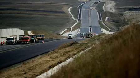România ar putea construi câte un kilometru de autostradă pe zi din banii pe care îi are de plătit în 2013 FMI-ului. Calendarul rambursărilor