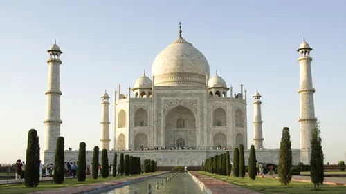 Doi tineri au decis să se sinucidă la Taj Mahal, după ce nu au fost lăsați să se căsătorească. Cum s-a încheiat totul