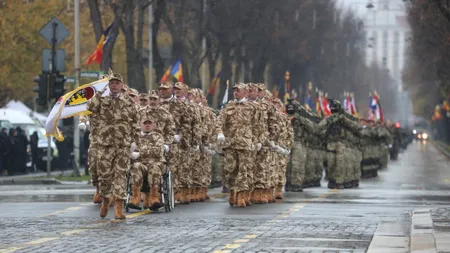 Imagini de la parada de Ziua Națională. Avioanele militare nu au survolat Capitala din cauza vremii | FOTO, VIDEO