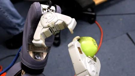 Au părut roboții care învață să gătească cu ajutorul unor videoclipuri de pe YouTube