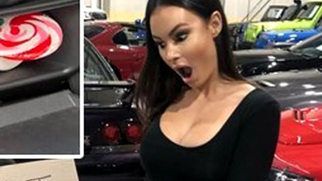 O tânără și-a uitat vibratorul în torpedoul mașinii pe care a vândut-o unei firme auto. „Cred că o să fug din țară de rușine...