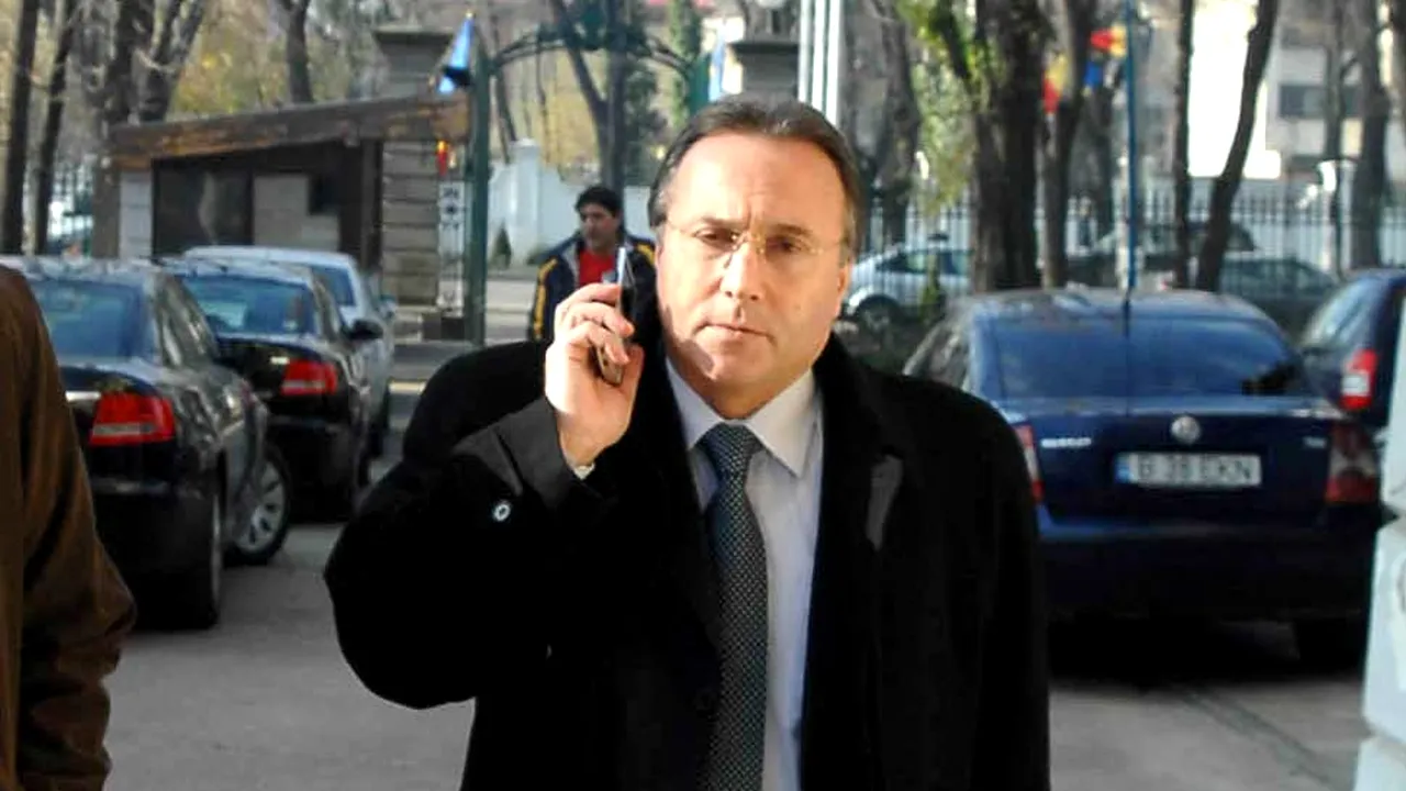 Cum i-a trimis Nichita pe polițiștii locali în misiune să-i spioneze amanta: agenții, puși să asculte „dacă scârțâie patul