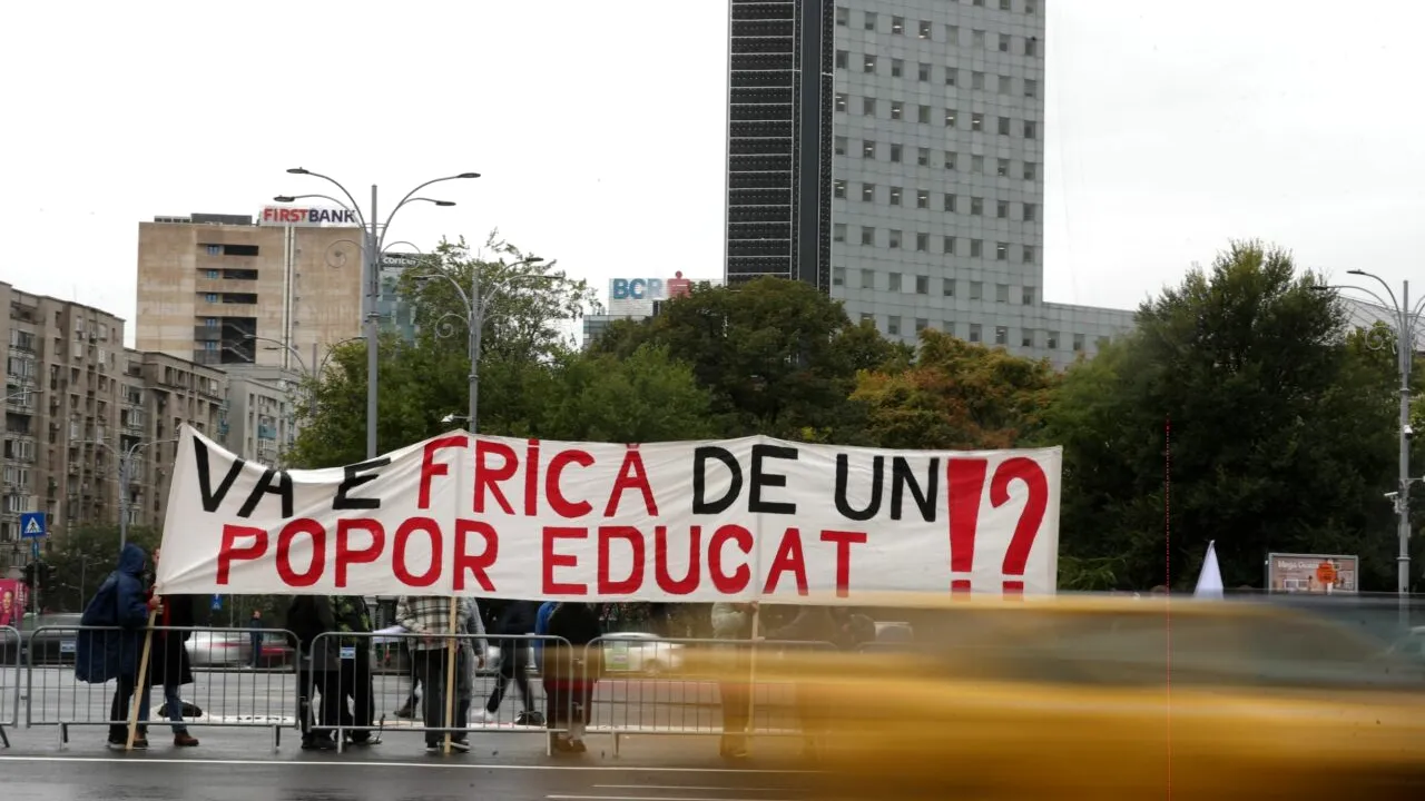 Premierul Bolojan rămâne surd la problemele studenților din stradă: 